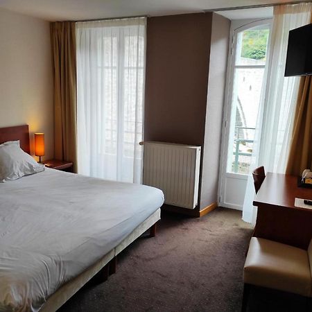 Hotel La Riviere アントエギュ・シュル・トリュイエール エクステリア 写真