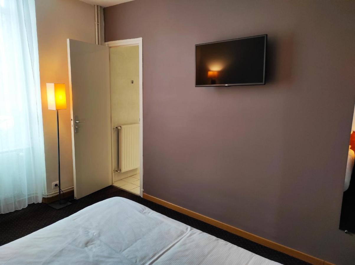 Hotel La Riviere アントエギュ・シュル・トリュイエール エクステリア 写真