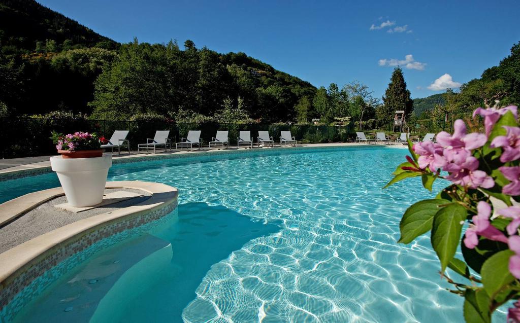 Hotel La Riviere アントエギュ・シュル・トリュイエール エクステリア 写真