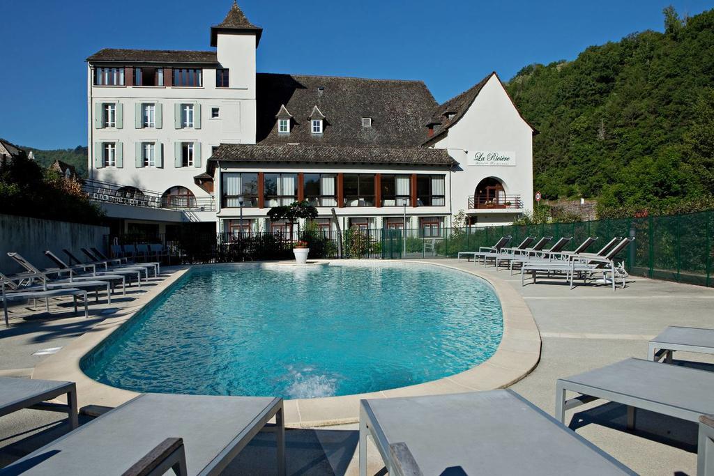 Hotel La Riviere アントエギュ・シュル・トリュイエール エクステリア 写真