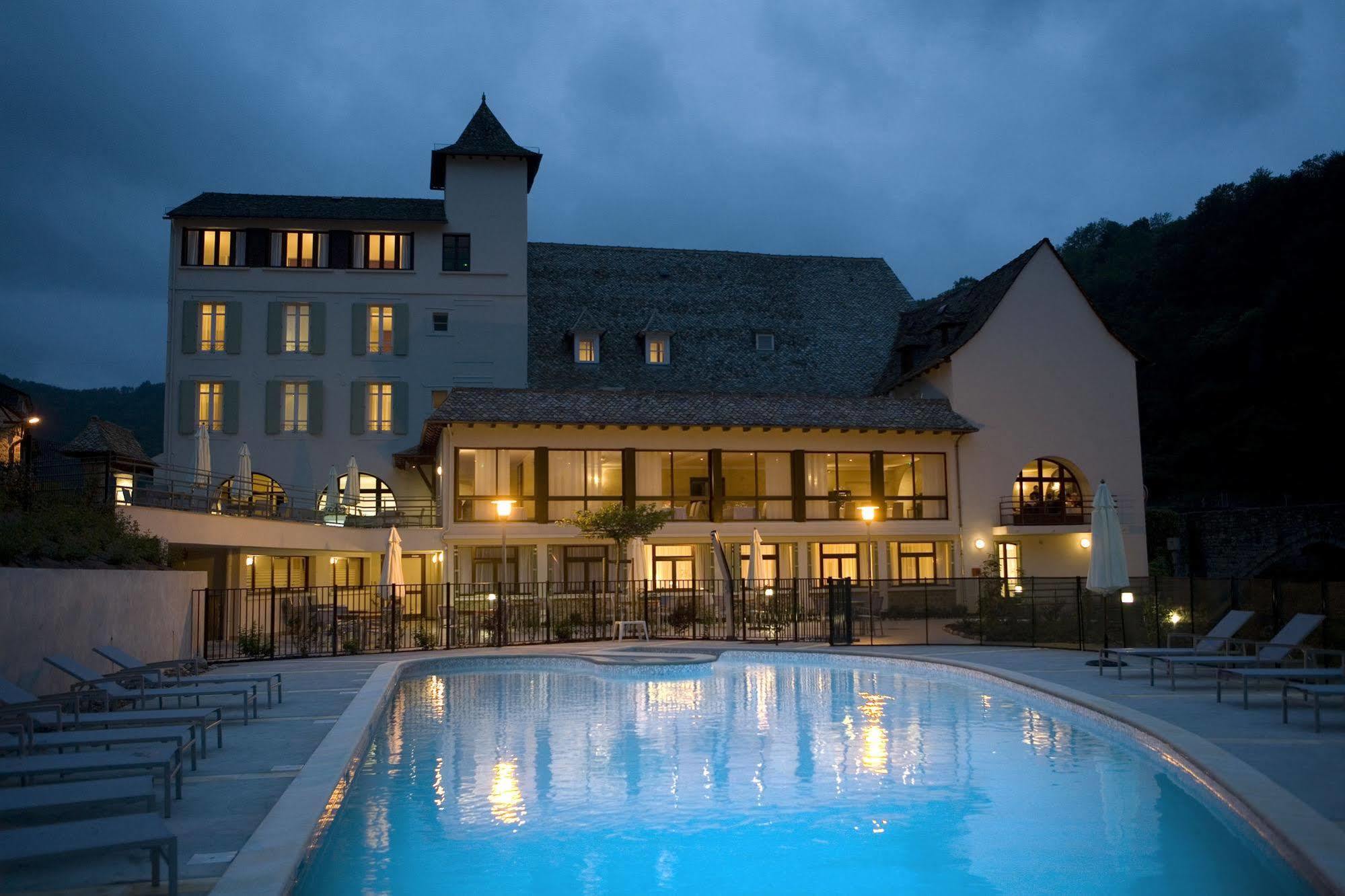Hotel La Riviere アントエギュ・シュル・トリュイエール エクステリア 写真