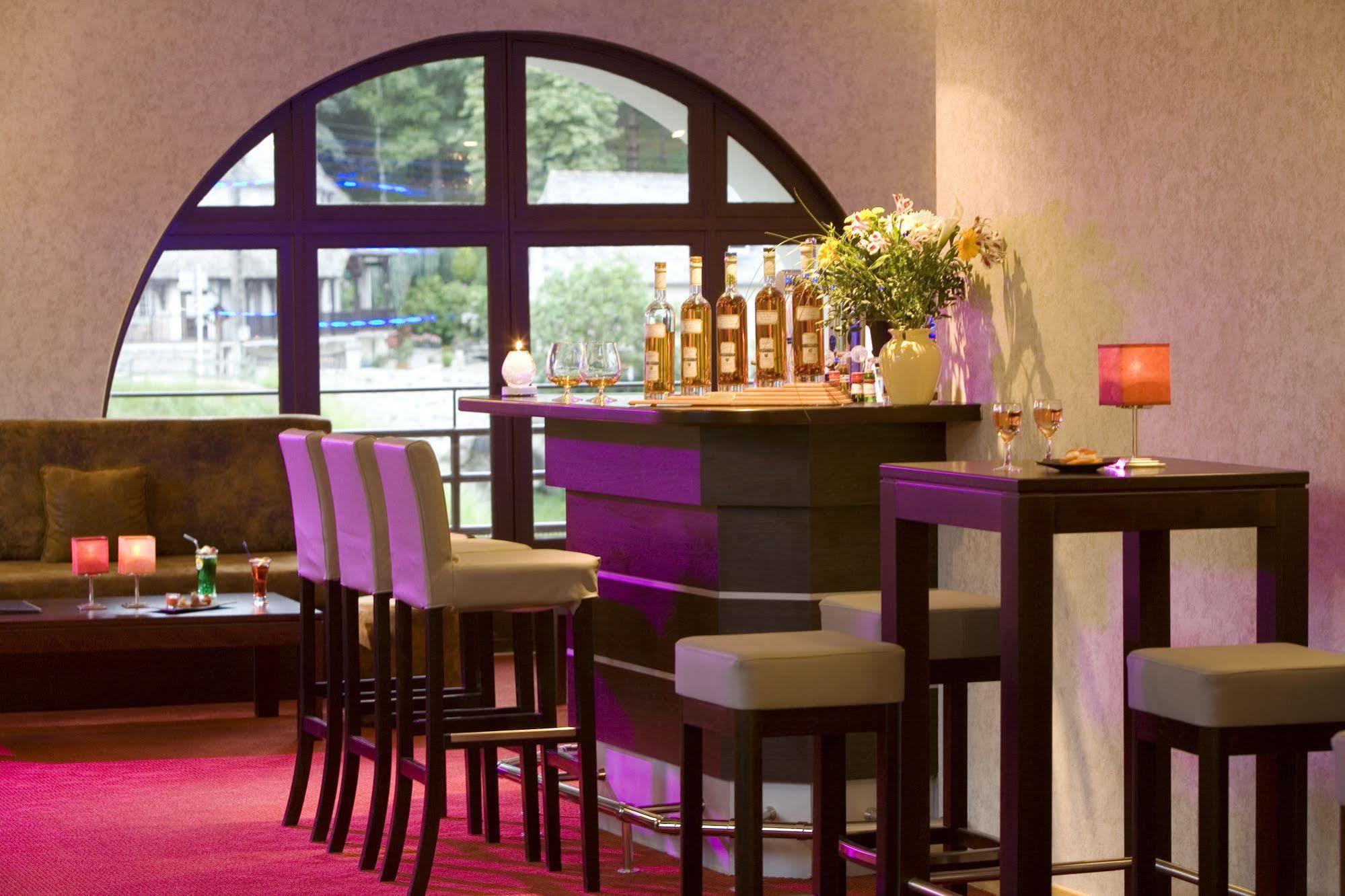 Hotel La Riviere アントエギュ・シュル・トリュイエール エクステリア 写真