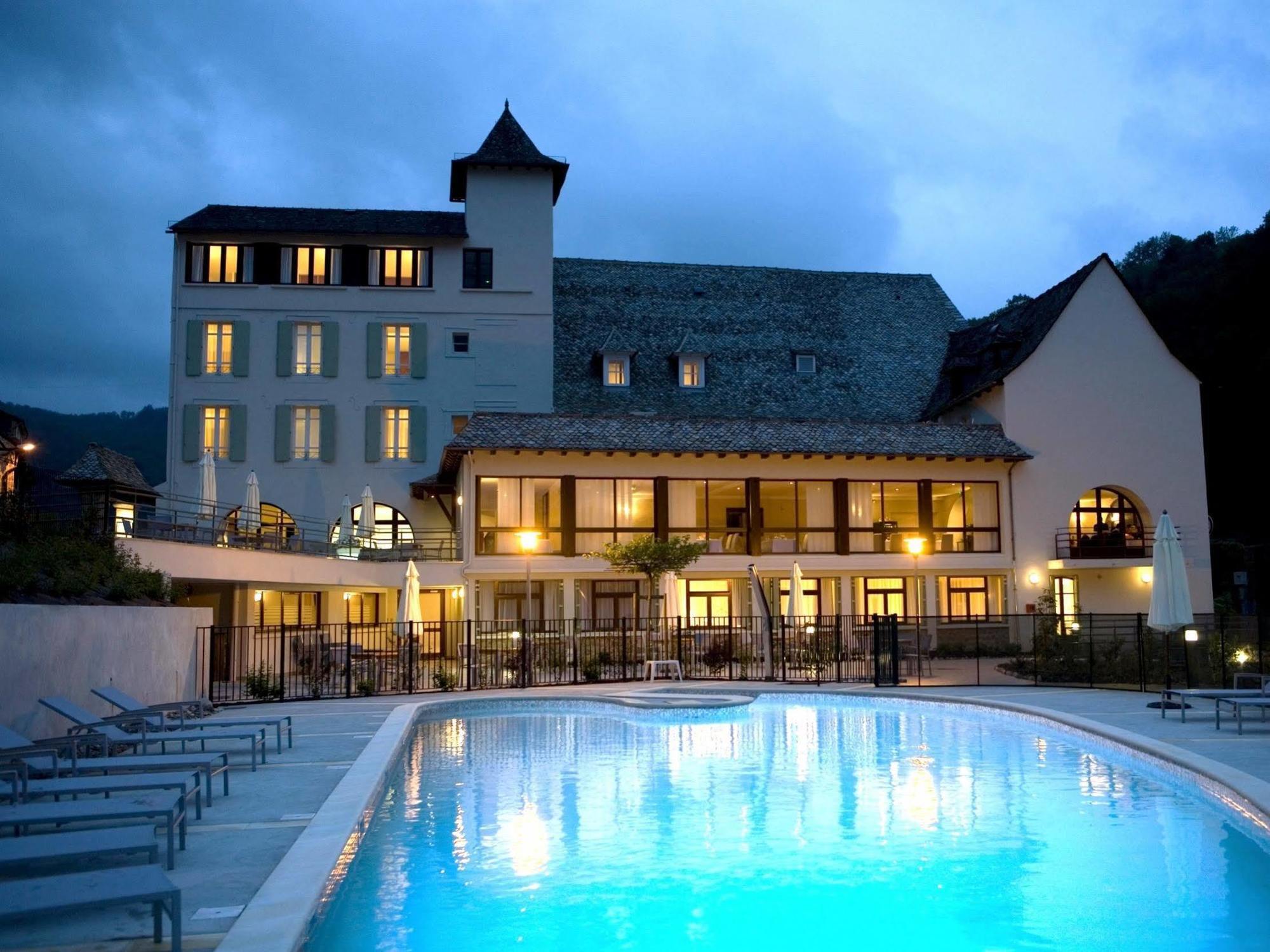 Hotel La Riviere アントエギュ・シュル・トリュイエール エクステリア 写真