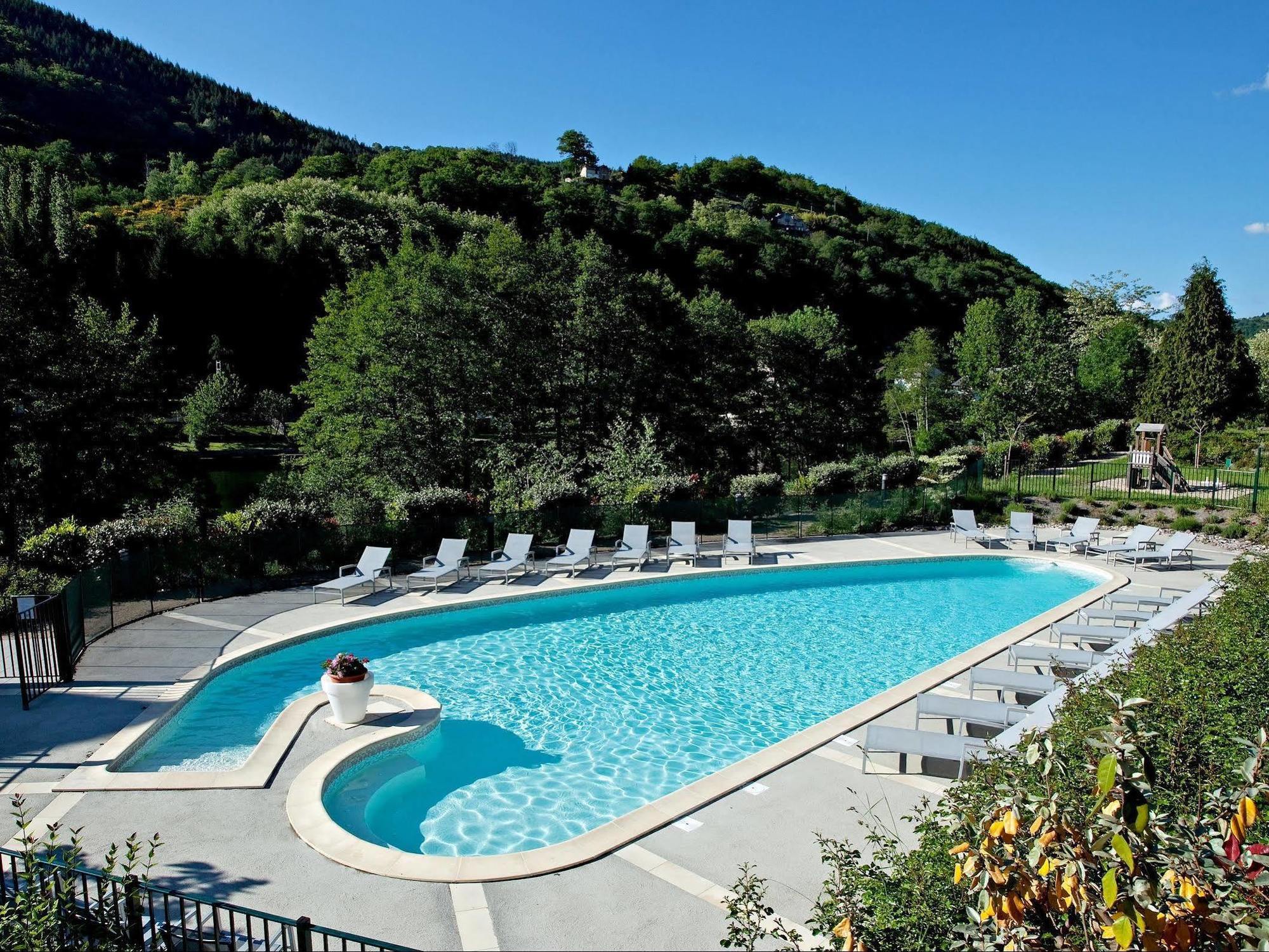 Hotel La Riviere アントエギュ・シュル・トリュイエール エクステリア 写真